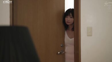 【中文字幕】下着モデルを志す义母の艶やかな肉体に诱われて…本能のままに何度も溺れてしまった1周间